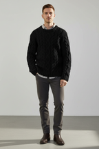 Men’s Oversized Chunky Cable Knit Sweater - Substantial Texture and Cold-Weather Warmth