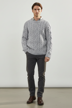 Men’s Oversized Chunky Cable Knit Sweater - Substantial Texture and Cold-Weather Warmth